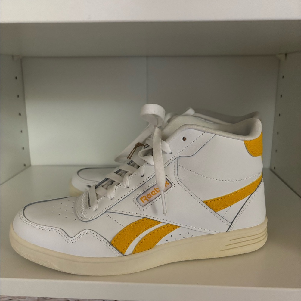 Reebok Club High Top Sneakers | Women’s Size 7.5 | Mustard and White